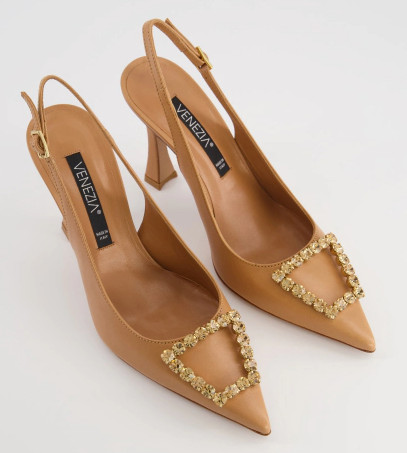 STILETTO HEELS WITH A BROOCH